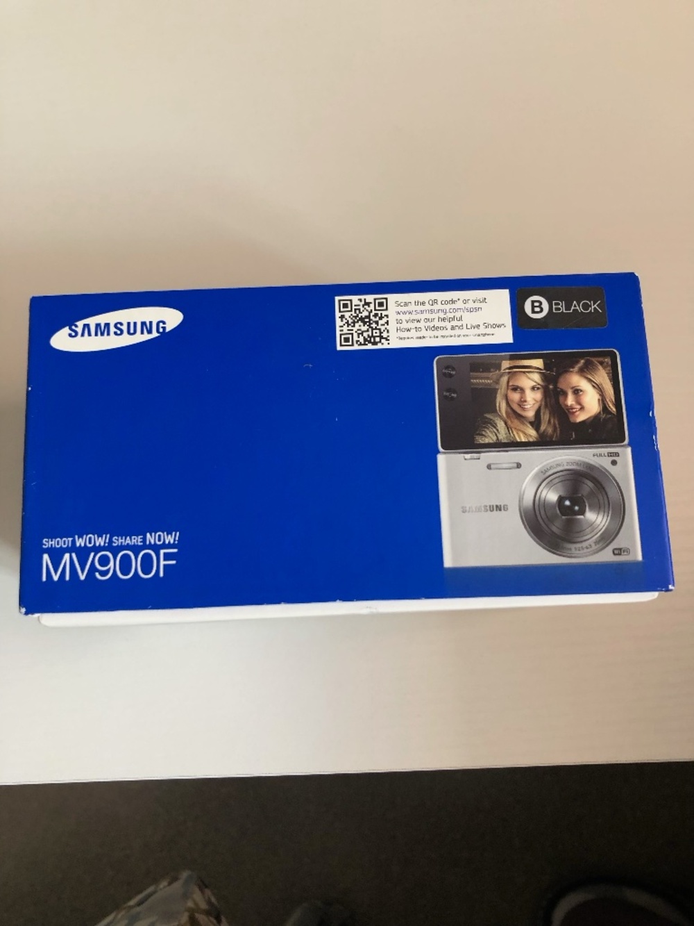 Samsung MV900F Compact Flip Touchscreen Digital Camera Unused in Original Box - Picture 2 of 4